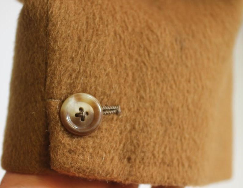 A GENTLEMAN'S VICUNA TOP COAT Image