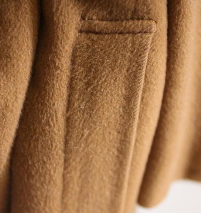 A GENTLEMAN'S VICUNA TOP COAT Image