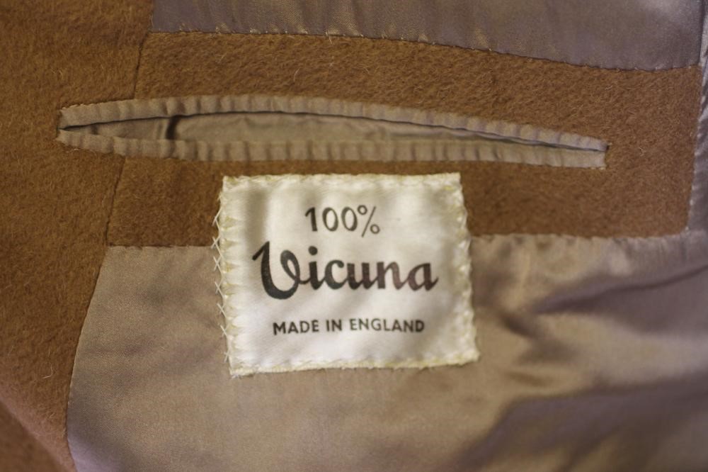 A GENTLEMAN'S VICUNA TOP COAT Image