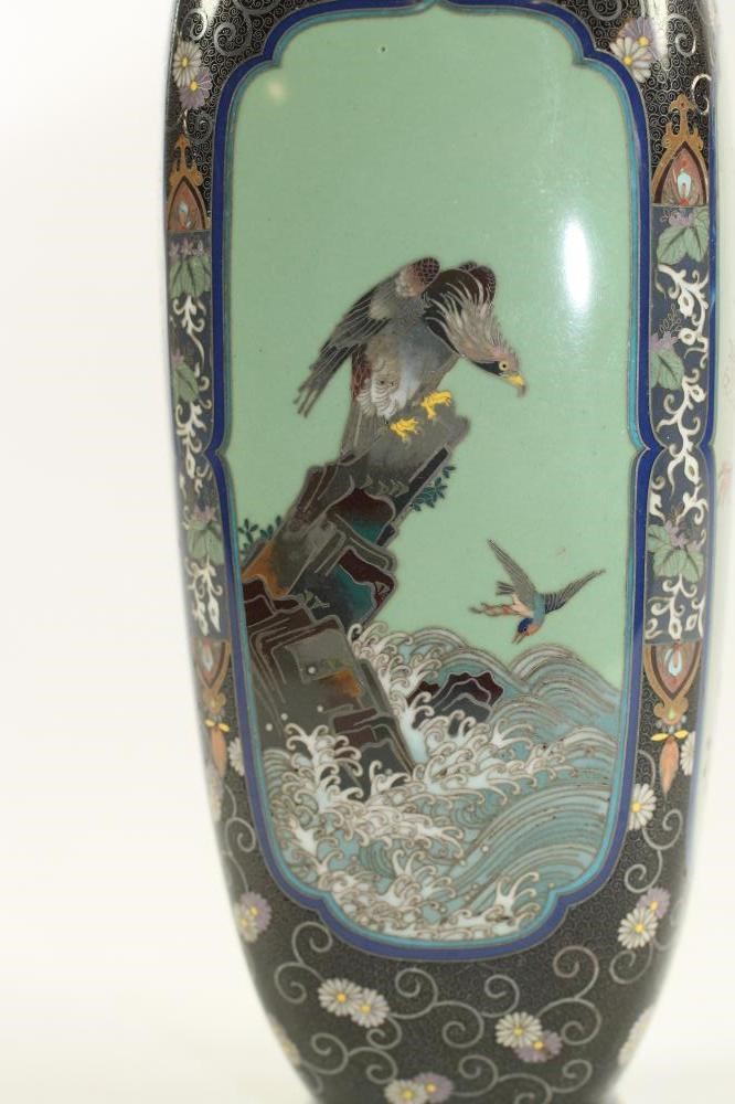 A JAPANESE CLOISONNE ENAMEL VASE Image