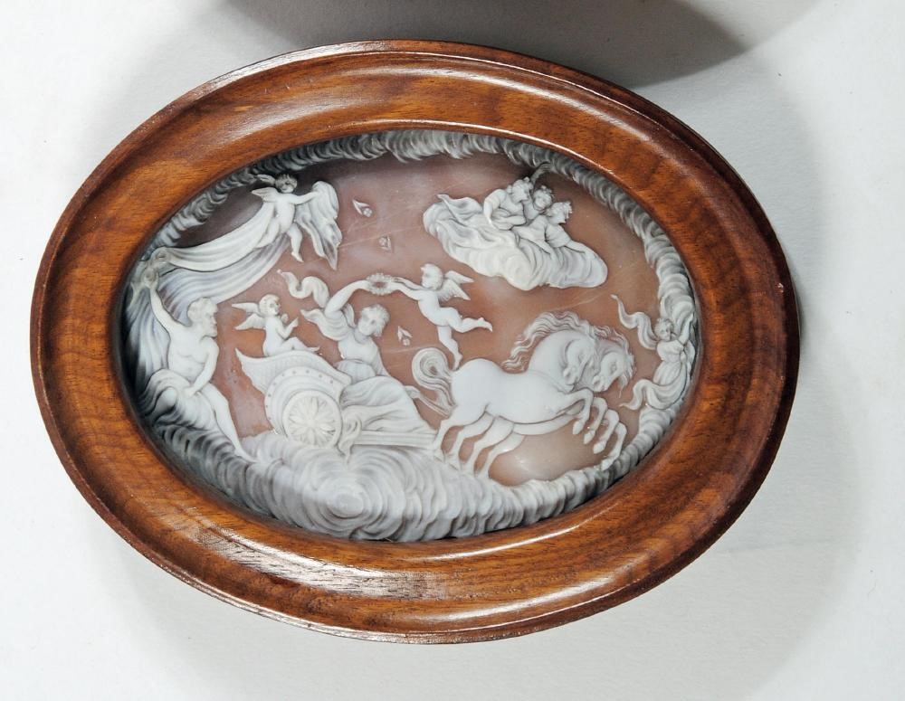 A PAIR OF SHELL CAMEO OVAL PANELS Image