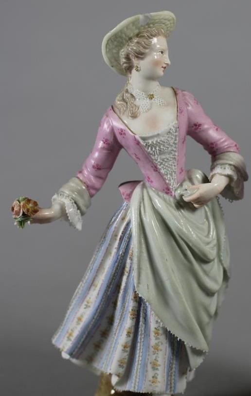 A PAIR OF MEISSEN PORCELAIN FIGURES Image