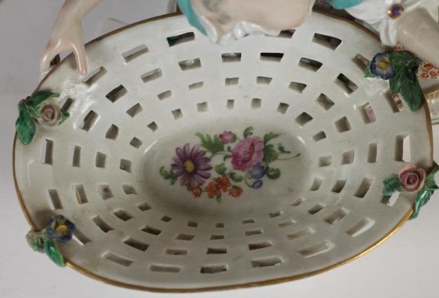 A MEISSEN PORCELAIN FIGURAL SWEETMEAT DISH Image