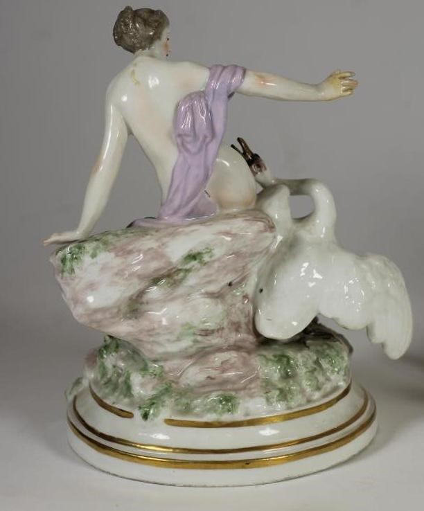 A MEISSEN PORCELAIN FIGURAL SWEETMEAT DISH Image