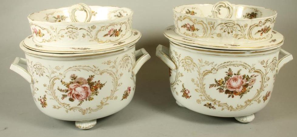 A PAIR OF MEISSEN PORCELAIN ICE PAILS AND COVERS Image