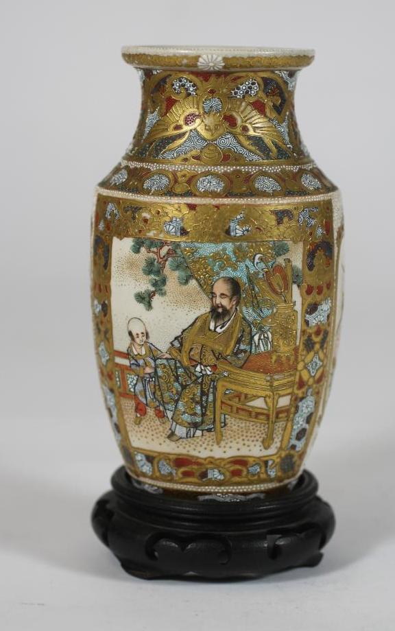 A SATSUMA EARTHENWARE VASE Image