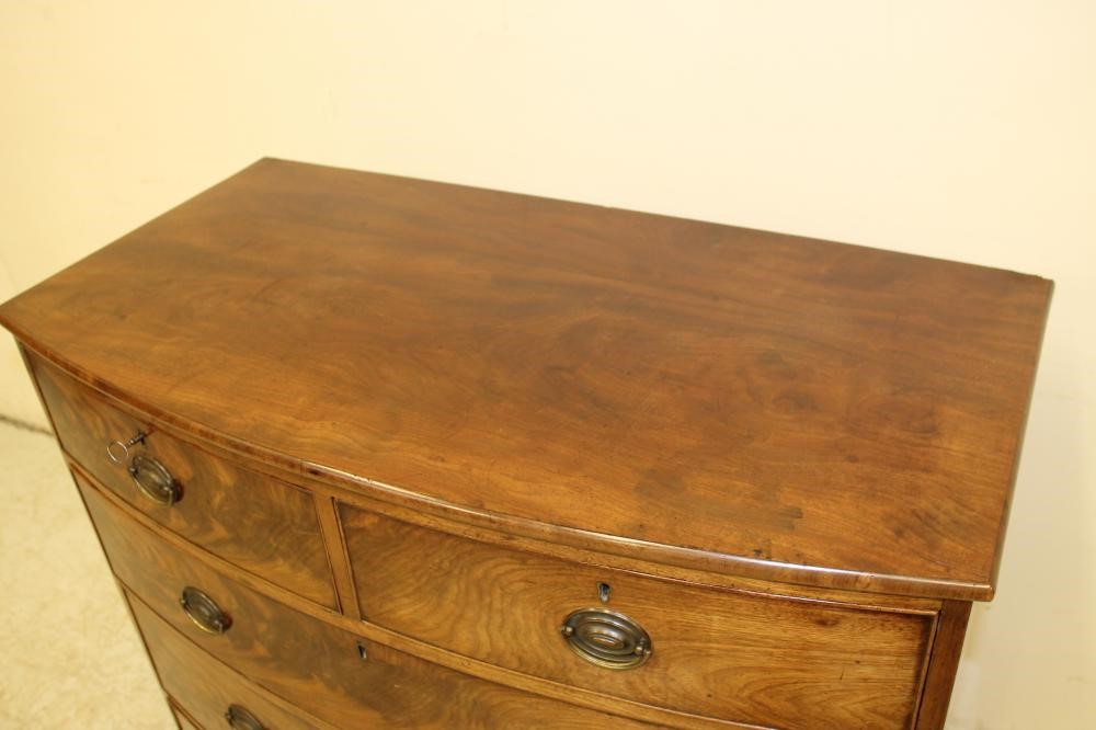 A GEORGIAN MAHOGANY CHEST Image
