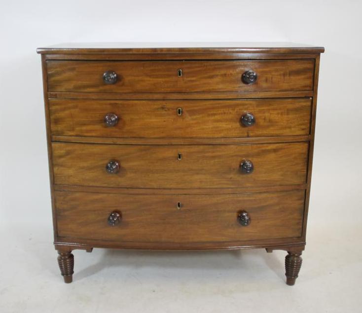 A SMALL REGENCY MAHOGANY CHEST Image