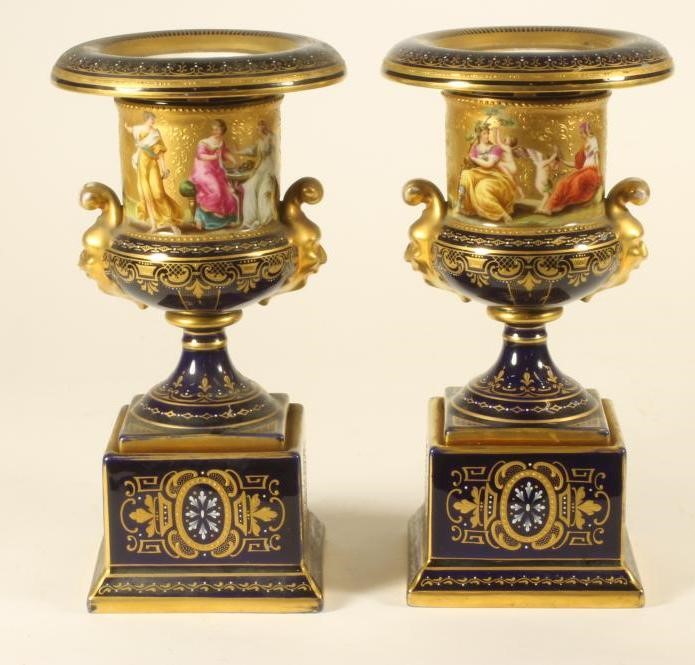 A PAIR OF VIENNA PORCELAIN GARNITURE URNS Image