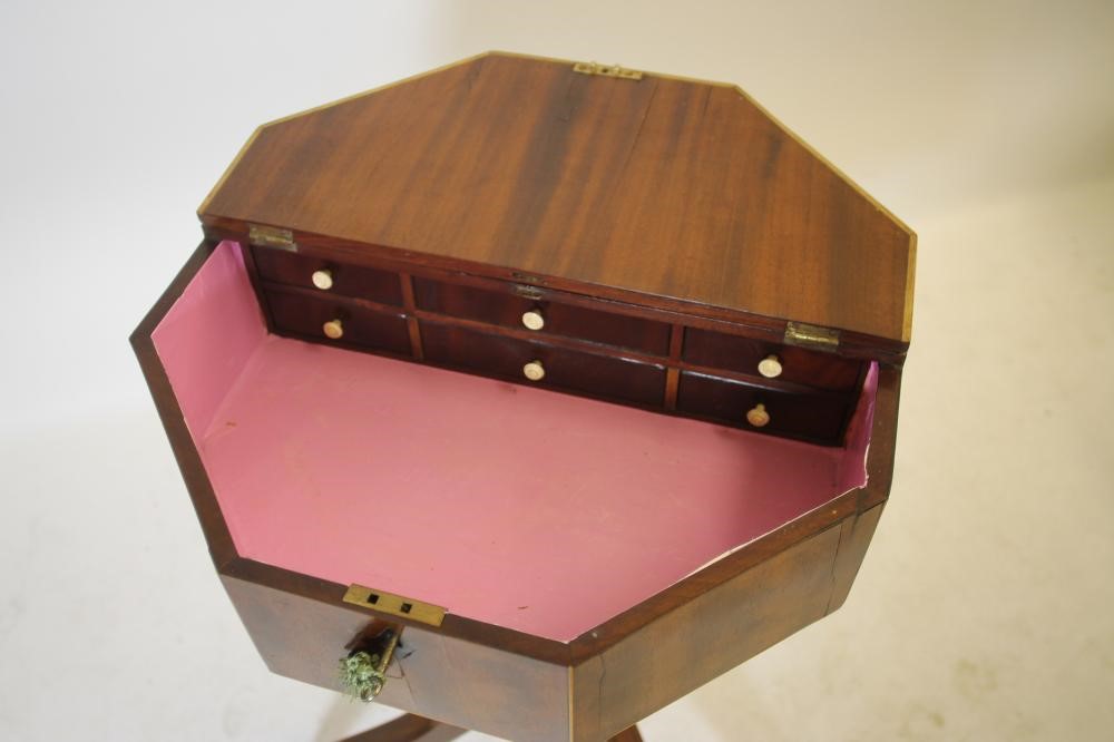 A GEORGIAN MAHOGANY WORK TABLE Image