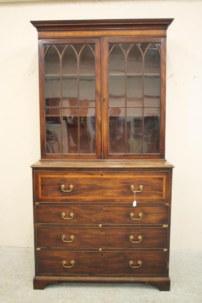 A GEORGIAN MAHOGANY SECRETAIRE BOOKCASE Image