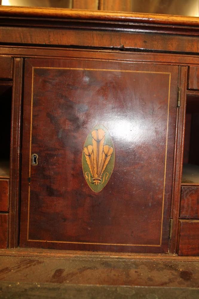 A GEORGIAN MAHOGANY SECRETAIRE BOOKCASE Image