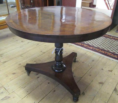 A VICTORIAN ROSEWOOD OCCASIONAL TABLE Image
