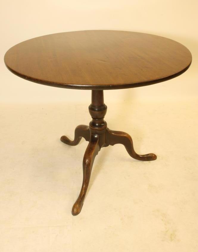A GEORGIAN MAHOGANY TRIPOD TABLE Image