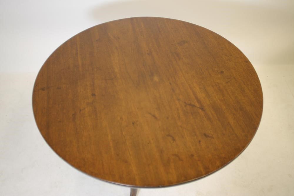A GEORGIAN MAHOGANY TRIPOD TABLE Image