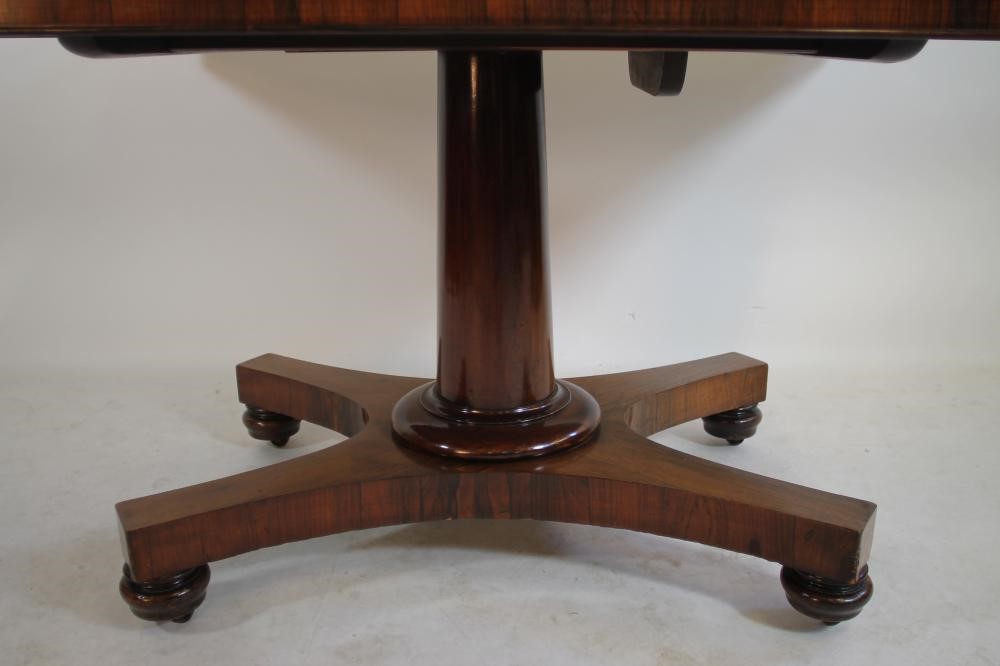A WILLIAM IV ROSEWOOD BREAKFAST TABLE Image