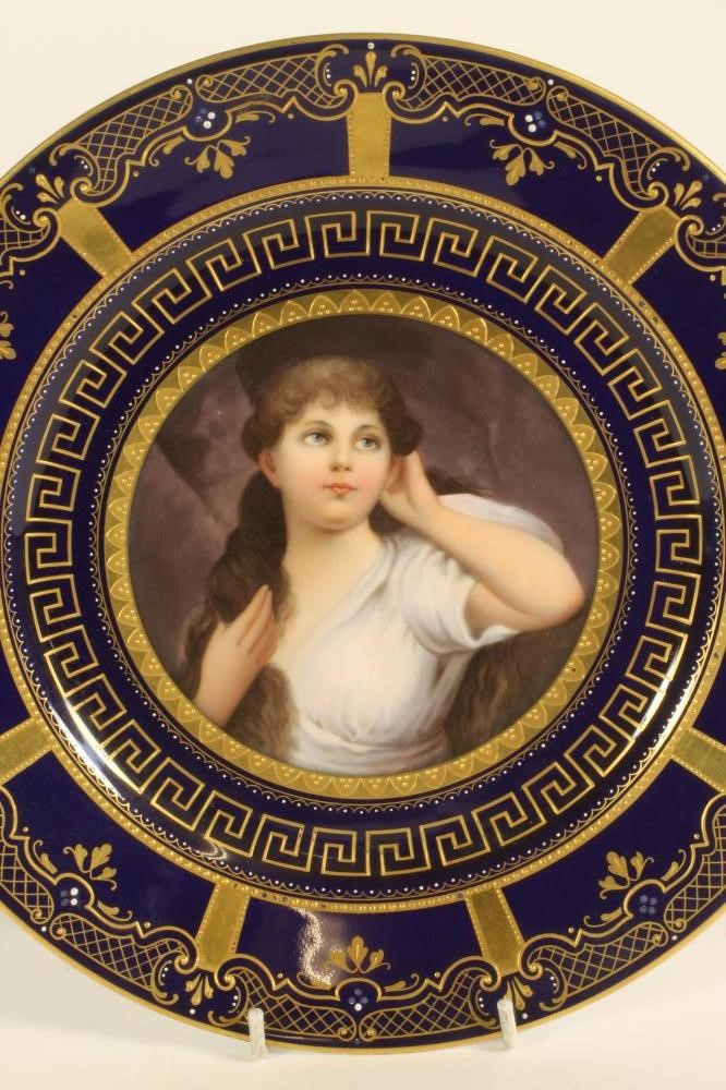 A VIENNA PORCELAIN CABINET PLATE Image