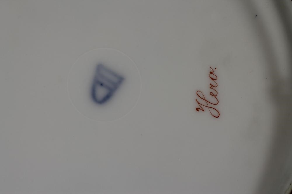 A VIENNA PORCELAIN CABINET PLATE Image