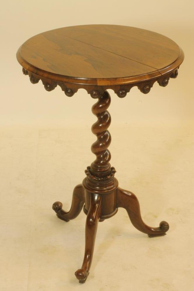A VICTORIAN ROSEWOOD TRIPOD TABLE Image