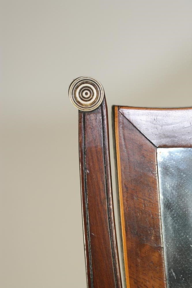 A GEORGIAN MAHOGANY TOILET MIRROR Image