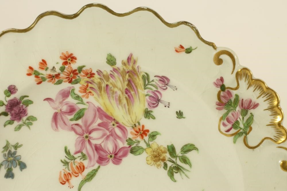 A CHELSEA PORCELAIN PLATE Image