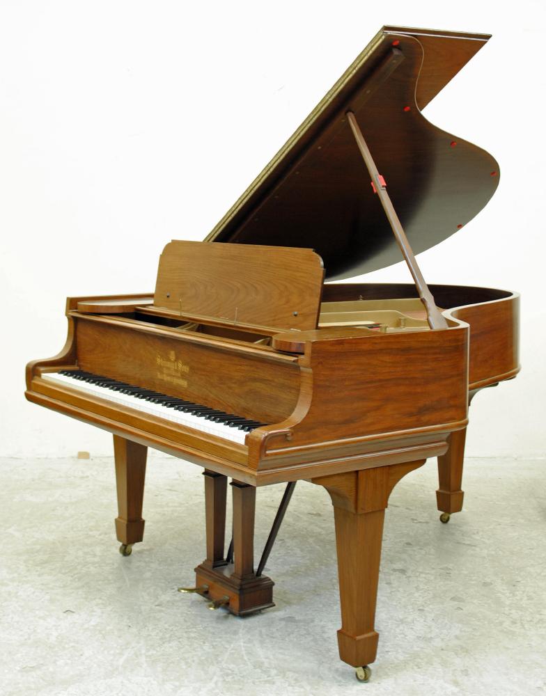 A STEINWAY MODEL O GRAND PIANO No.130299 Image
