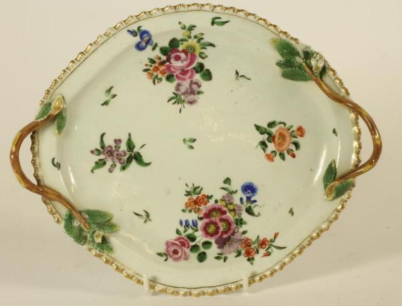 A FIRST PERIOD WORCESTER PORCELAIN DESSERT DISH Image