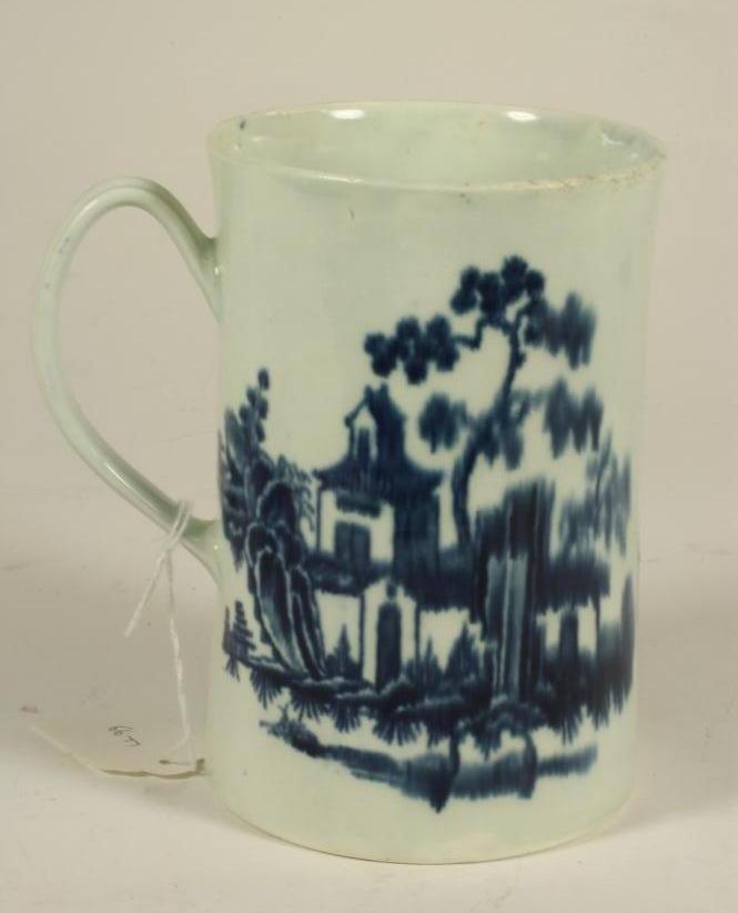 A FIRST PERIOD WORCESTER PORCELAIN MUG Image