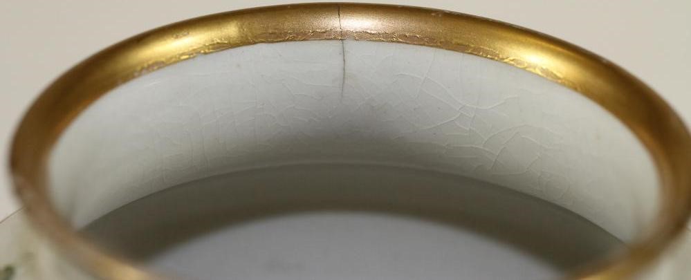 A MACINTYRE MOORCROFT POTTERY VASE Image