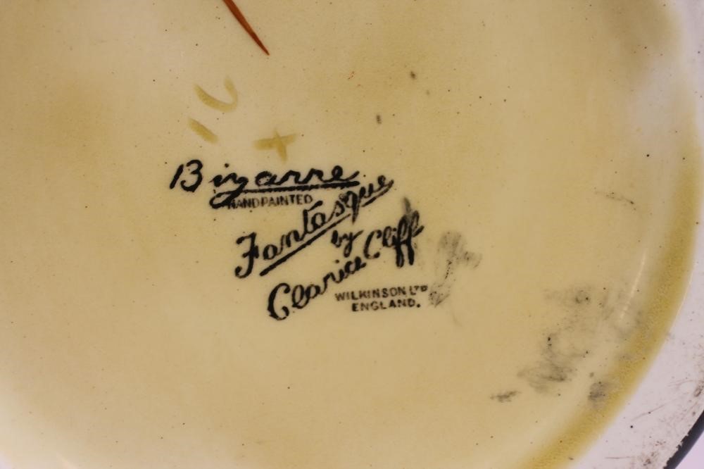 A CLARICE CLIFF FANTASQUE BIZARRE WILKINSON POTTERY VASE Image