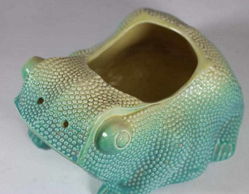 AN ARTS AND CRAFTS FAIENCE TOAD PLANTER Image