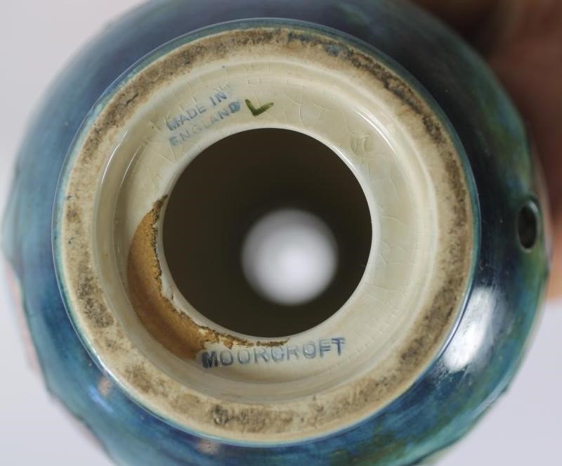 A MOORCROFT POTTERY SMALL LAMP BASE Image