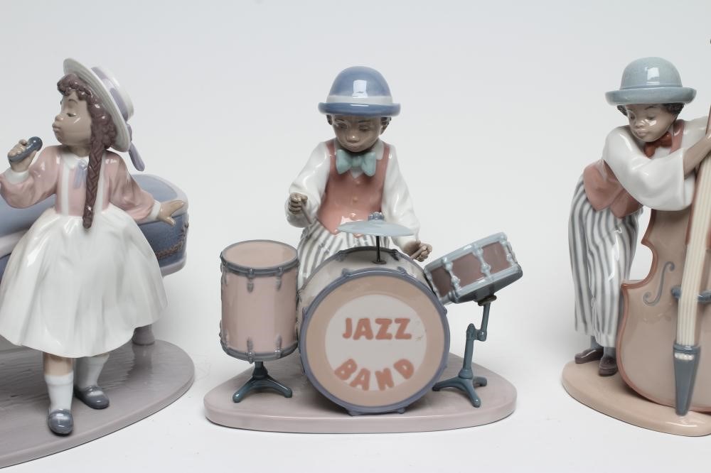 A Set Of Six Lladro Porcelain Jazz Band Figures Hartleys Auctioneers a-set-of-six-lladro-porcelain-jazz-band-figures-hartleys-auctioneers