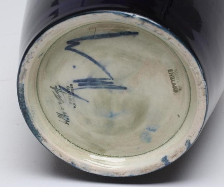 A MOORCROFT POTTERY ANEMONE PATTERN VASE Image
