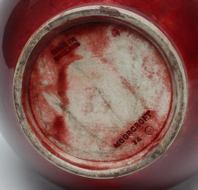 A MOORCROFT POTTERY "SANG DE BOEUF" TYPE GLAZED VASE Image