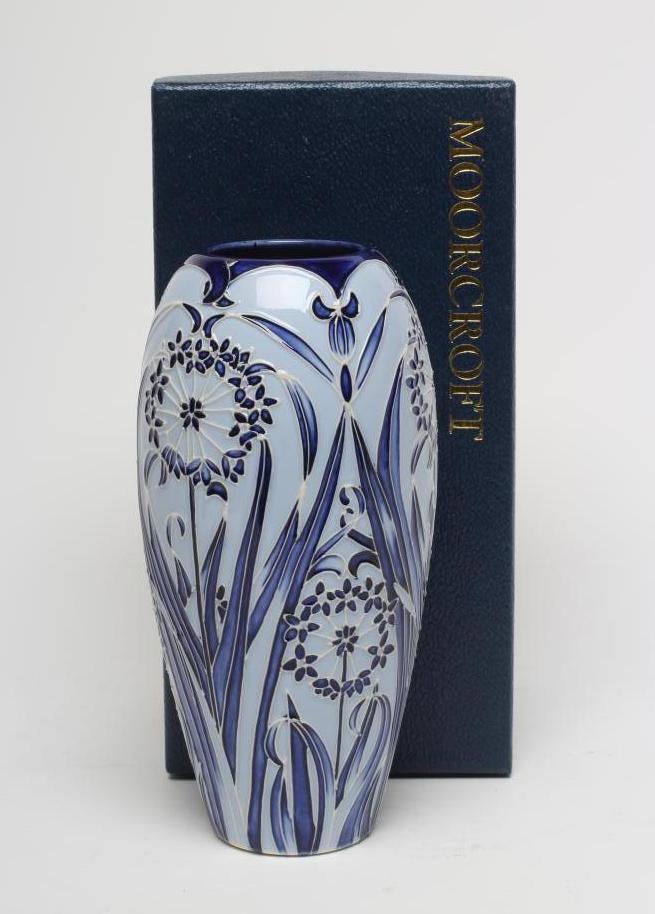 A MOORCROFT POTTERY LEILA PATTERN VASE Image