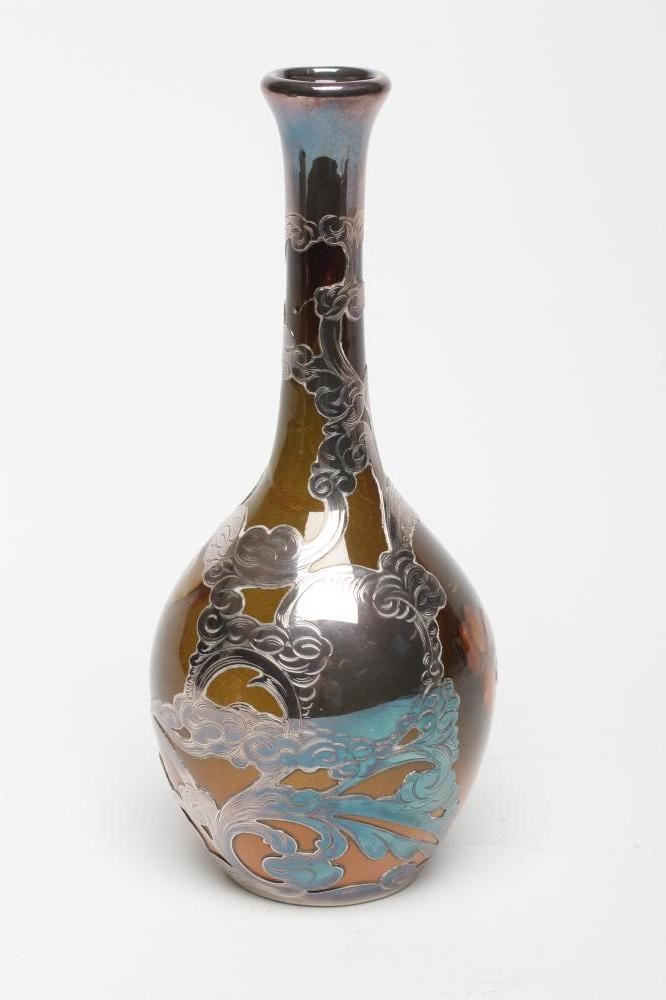A ROOKWOOD POTTERY BOTTLE VASE Image