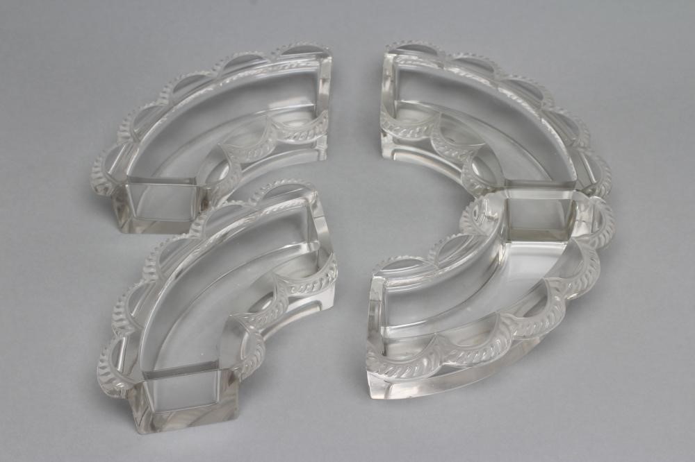 A LALIQUE CLEAR GLASS FOUR PIECE HORS D'OEUVRES SET Image