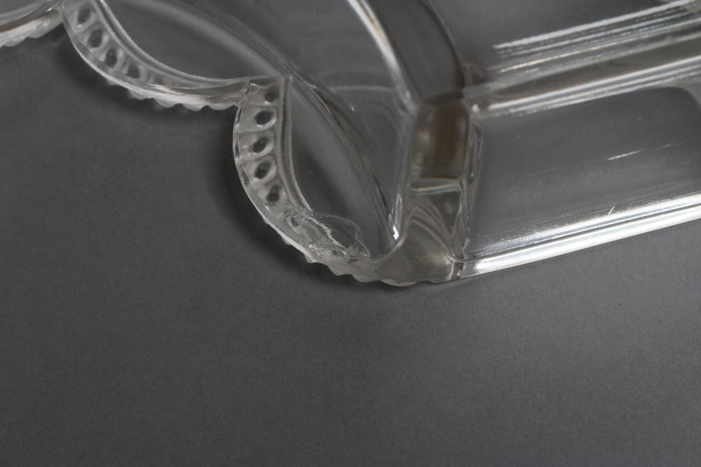 A LALIQUE CLEAR GLASS FOUR PIECE HORS D'OEUVRES SET Image