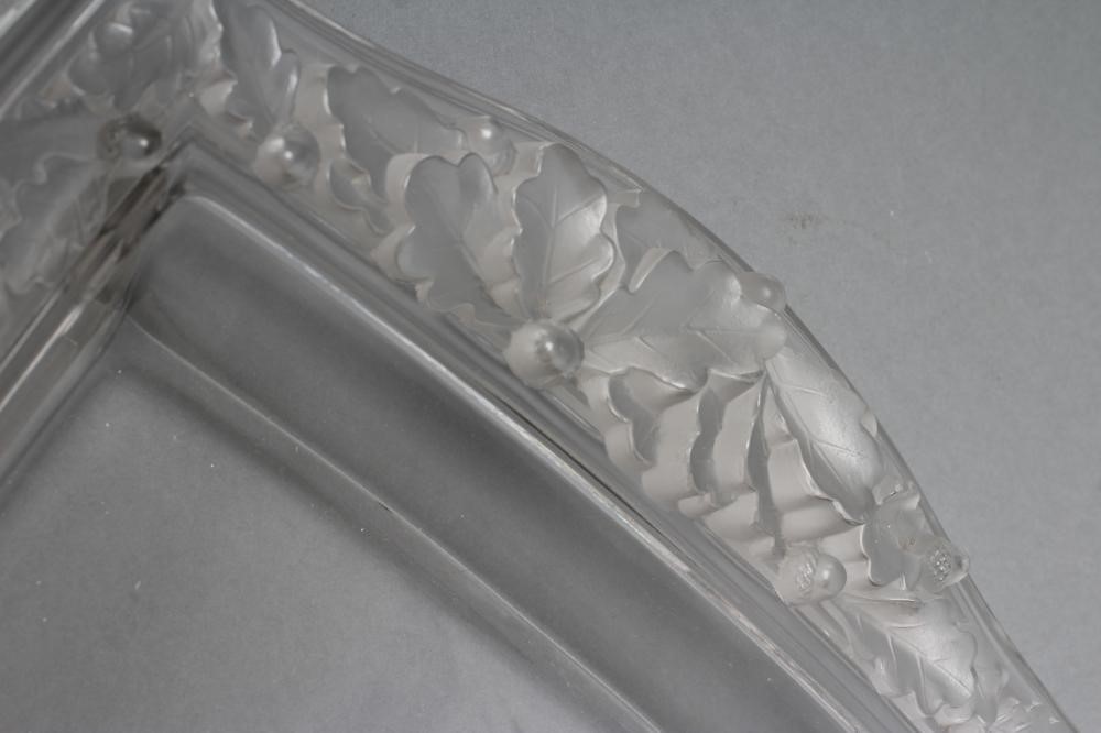 A LALIQUE CHENE CLEAR GLASS TRAY with everted acorn and oak leaf moulded frosted rim Image