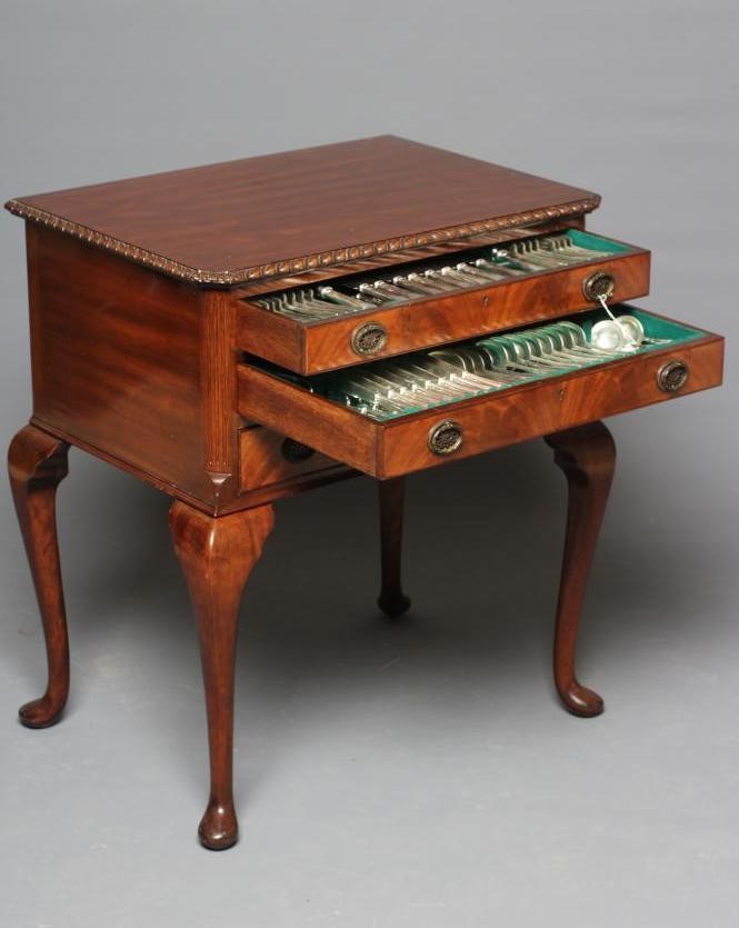 AN EPNS CHIPPENDALE PATTERN TABLE SERVICE for eight place settings Image