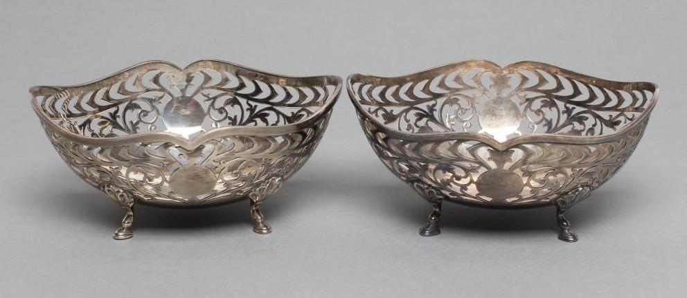 A PAIR OF SILVER SWEETMEAT DISHES Image