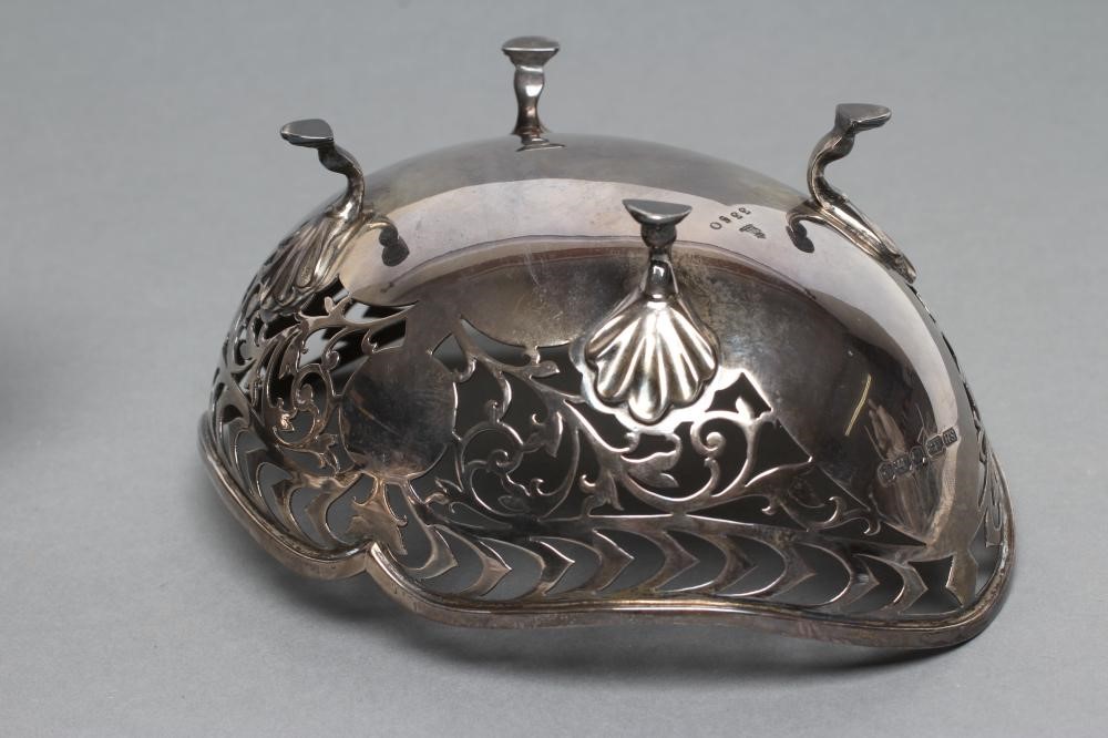 A PAIR OF SILVER SWEETMEAT DISHES Image