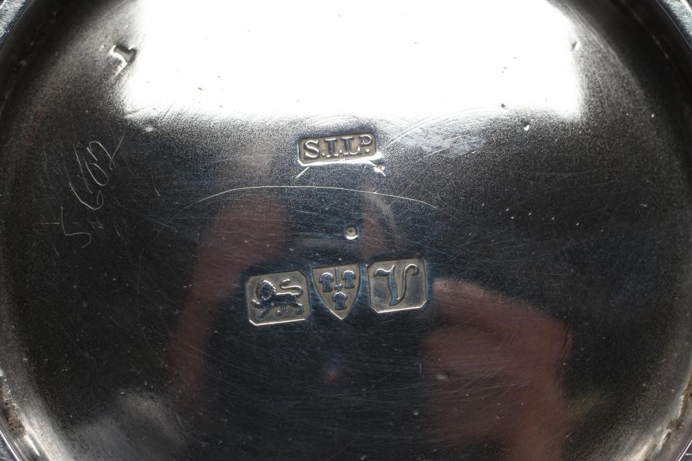 A SILVER PORRINGER Image