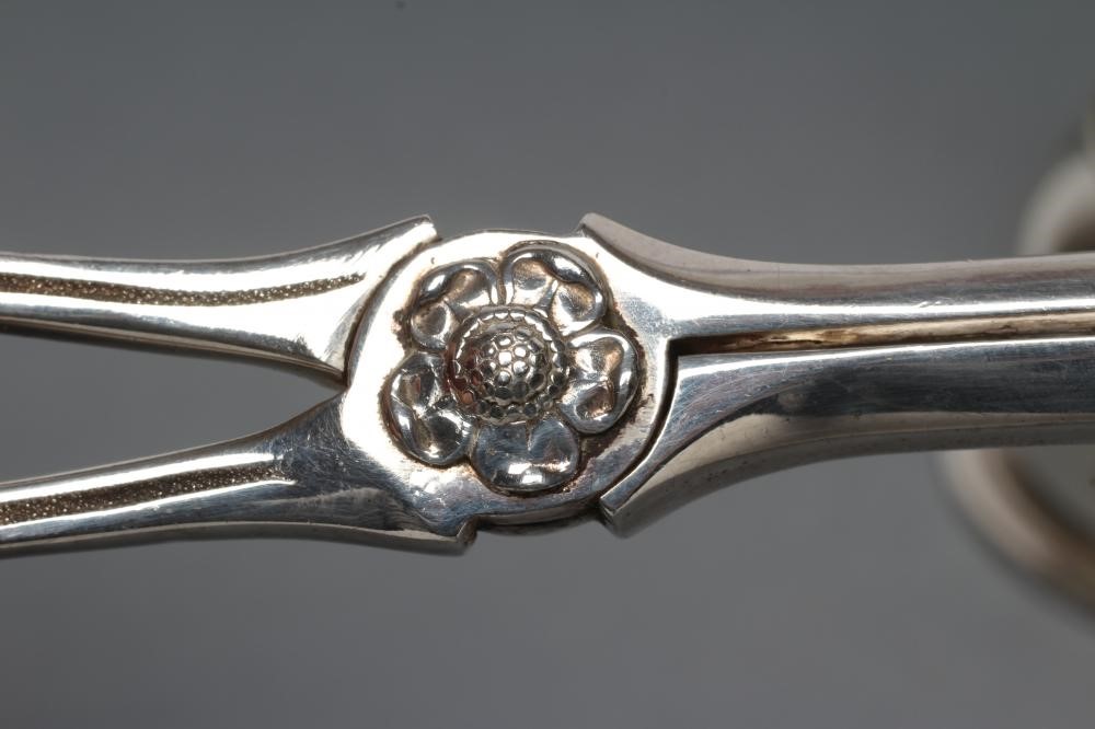 A GEORGIAN STYLE SILVER WINE FUNNEL Image