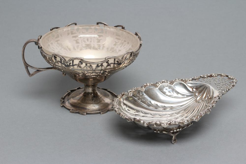 AN EDWARDIAN SILVER BUTTER SHELL Image