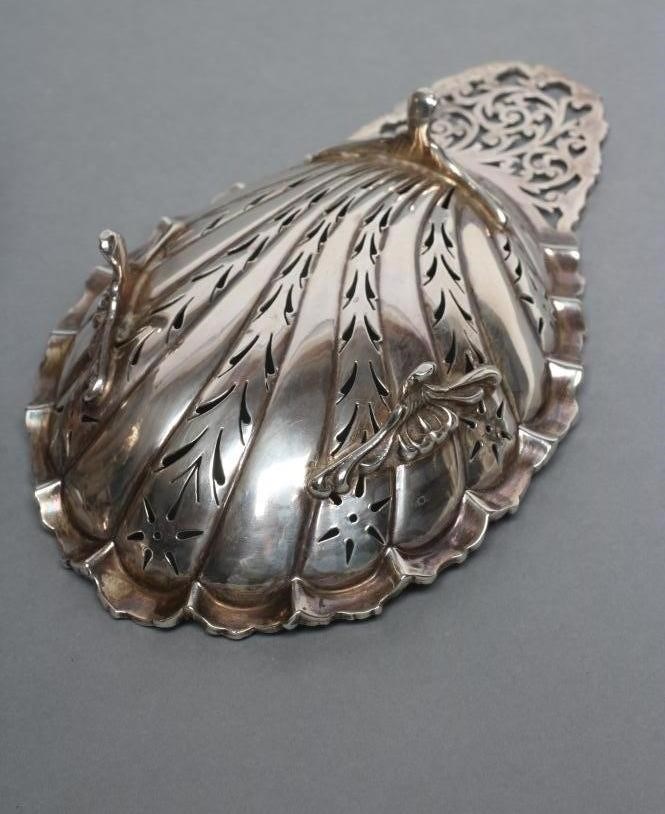 An edwardian silver butter shell | Hartleys Auctioneers & Valuers