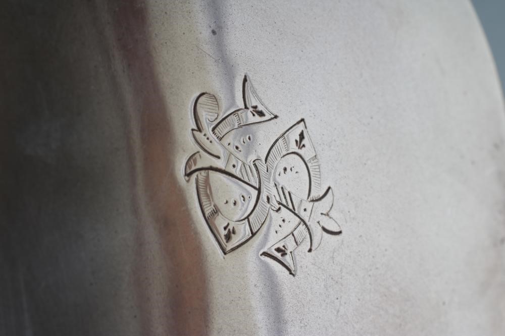 AN EDWARDIAN SILVER CYLINDRICAL CANISTER Image