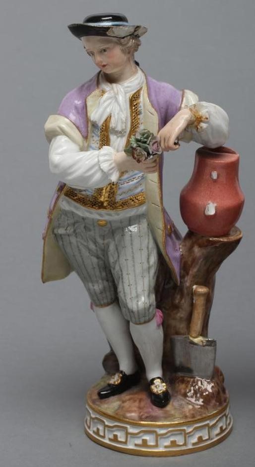 A PAIR OF MEISSEN PORCELAIN FIGURES Image