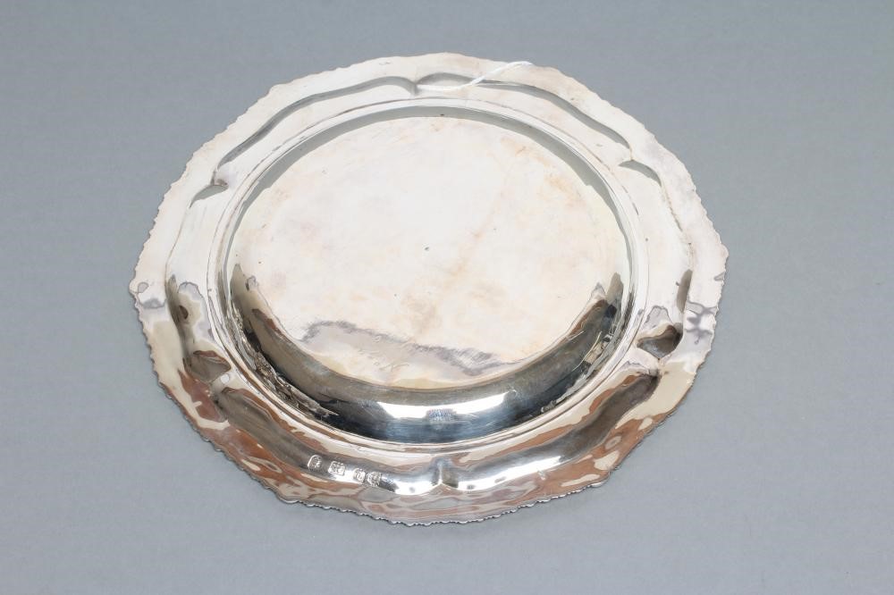 A GEORGE III SILVER PLATE Image